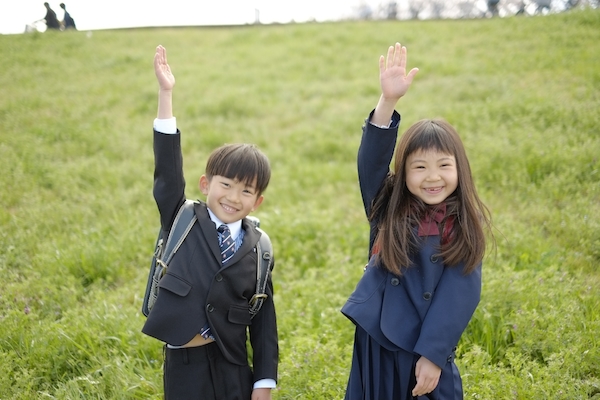 引越し　小学生　子どものイメージ画像